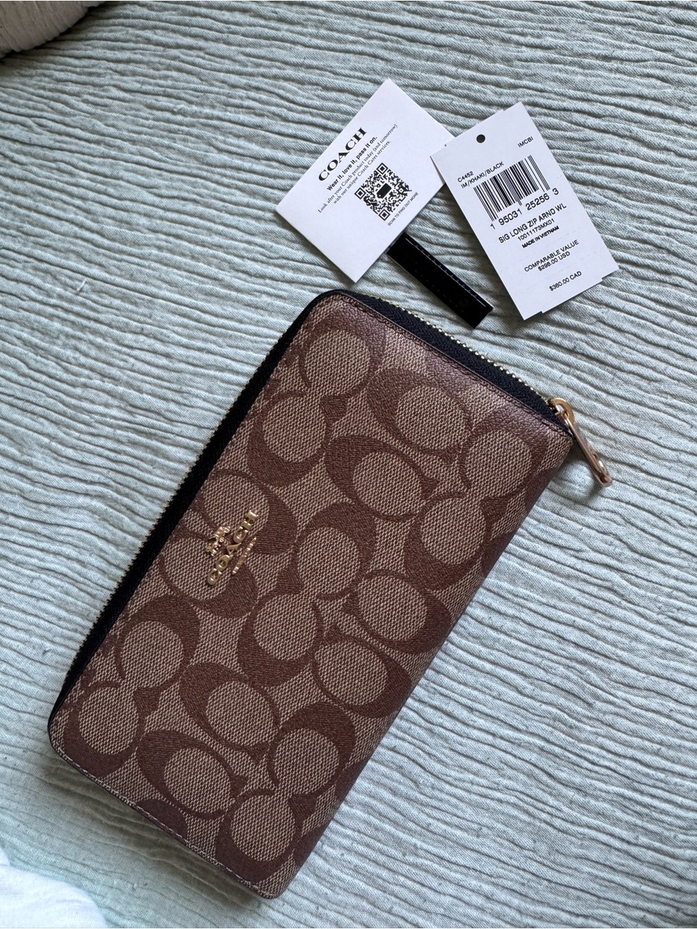 Coach Signature Long Zip Around Wallet NWT